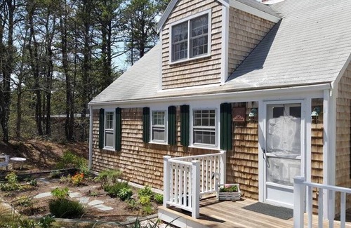 Truro House | Walk to Ballston Beach-4BD Classic Cape-A/C, Deck & Screen Porch