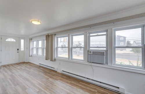 Surf City Apartment | Walk to Bay & Ocean: Pet-friendly Surf City Apt