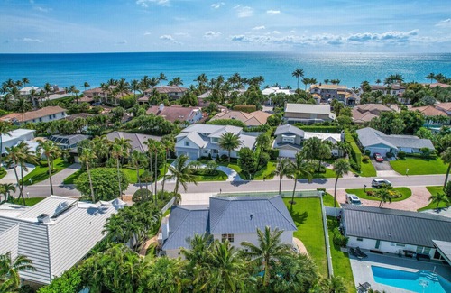 Jupiter Inlet Colony House | Walk to Beach-300 steps! Luxury House on Jupiter Island. Heated Private Pool/Spa