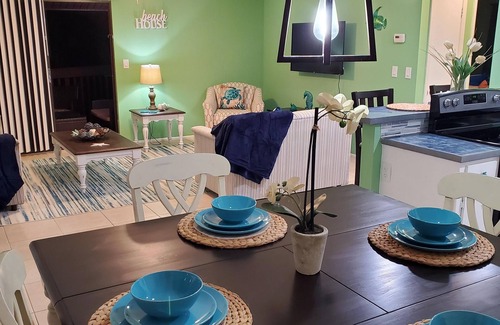 Englewood Apartment | WALK TO BEACH ACCESS! DOG FRIENDLY!