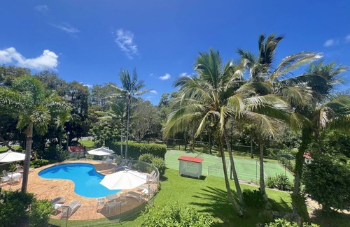 Point Lookout Apartment | Walk to beach, air conditioned and spacious.