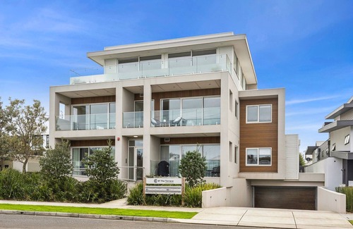 Ocean Grove Apartment | Walk to Beach and shops, Spacious, Ocean Views