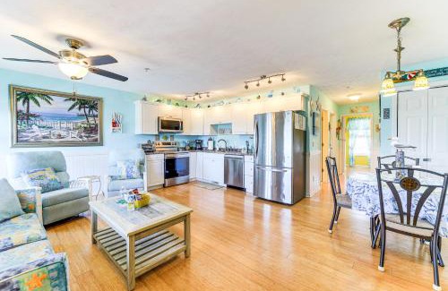 Surf City Apartment | Walk to Beach and Pier Quiet Retreat in Surf City