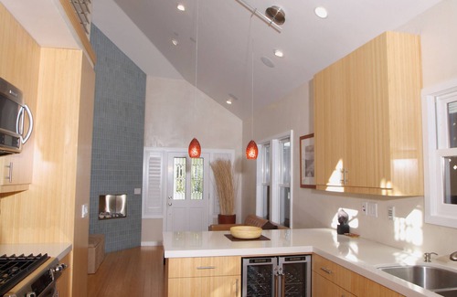 Pacific Grove House | Walk to Beach, Downtown! Spa & Private Deck Updated Historic Home @ Lovers Pt