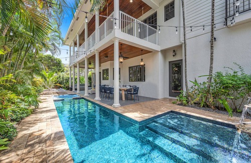 Harbordale House | Walk to Beach/Heated Pool/Serenity at its Finest/Hemingway Key/VlLLAS