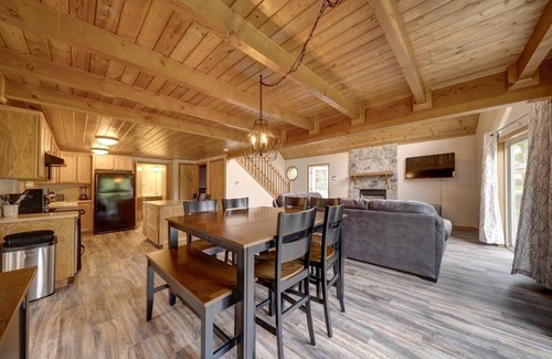 Hawley House | Walk to Beach on Wallenpaupack!
