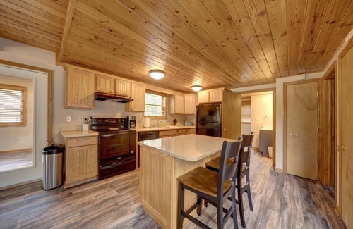 Hawley House | Walk to Beach on Wallenpaupack!