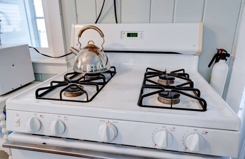 Hampton Apartment | Walk to beach unit 3