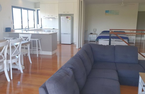 Rainbow Beach House | Walk to beach, walk to shops, walk to everything.