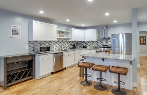Utica House | Walk to Boat Ramp: Fenced Home in Jeffersonville!