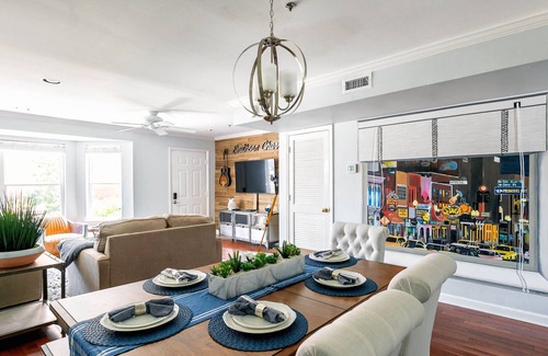 Rutledge Hill House | Walk To Broadway-Charming Modern-Historic Townhome