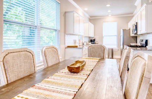 Fayetteville House | Walk-to-Campus 6BR Retreat - Steps to Razorback Stadium & UA