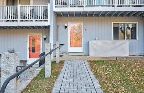 North Conway Condo | Walk to Cranmore and North Conway Village! Condo w/AC, W/D, Pool
