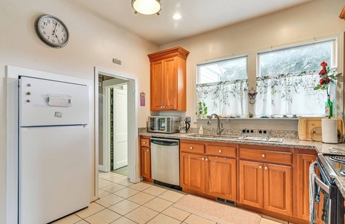 Scappoose House | Walk to Crown Zellerbach Trl: PNW 'Celestial Inn'