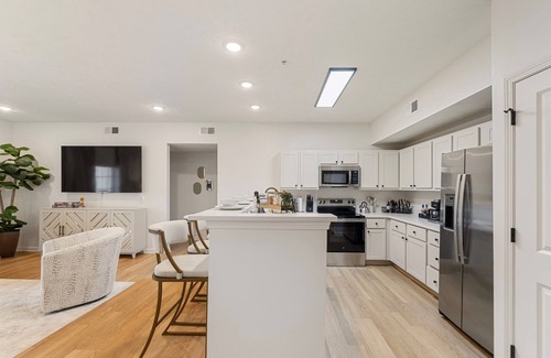 Starkville Condo | Walk to Davis Wade Stadium, Pet Friendly, King Bed