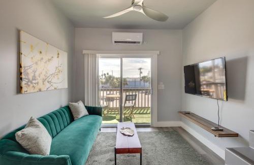 Rogers Seabreeze Apartment | Walk to Daytona Beach and Boardwalk Apt with Balcony