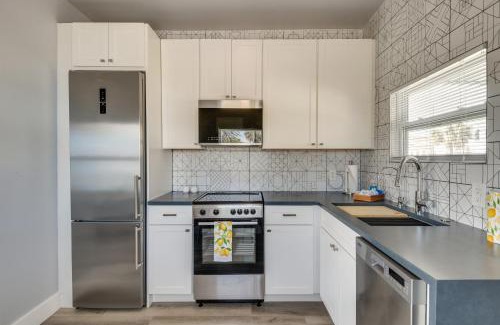 Rogers Seabreeze Apartment | Walk to Daytona Beach and Boardwalk Apt with Balcony