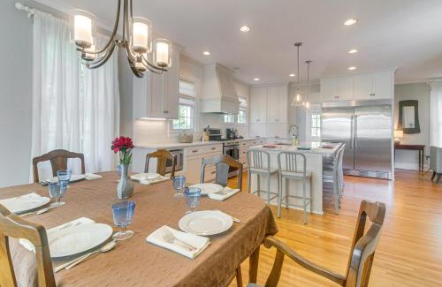Belmont Historic District House | Walk to Dining and Shops Historic Belmont Home