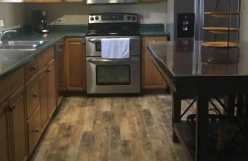 Panama City House | Walk to Dinner, Sunsets & the Bay! Pets OK! 15 min to Beach from St. Andrews