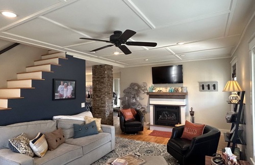 St. Albans House | Walk to downtown shops restaurants & recreation from this wonderful family home