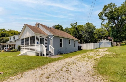 Columbia House | Walk to Downtown Columbia*Fenced Yard*Pet-Friendly