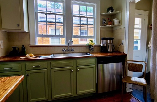 Florence House | Walk to downtown Florence. Minutes away from medical facilities.