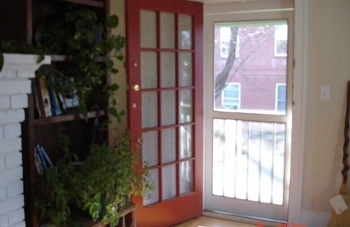 Historic Montford House | Walk to Downtown from Charming Cottage, in Historic Montford 30 Day Minimum Stay