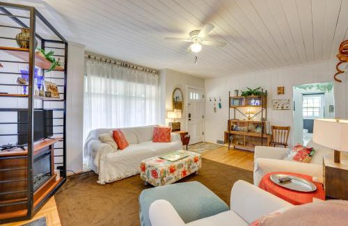Lynn House | Walk to Downtown Pet-Friendly Cottage in Tyron