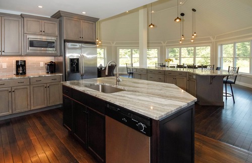 Wells House | Walk to Drakes Island Beach, Large Kitchen & Yard, Theater & Gym! Very Private