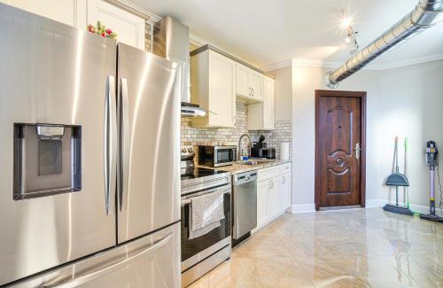 Troy Apartment | Walk to Dtwn and Waterfront Roomy Troy Apt
