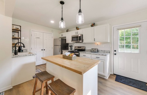 Pine Mountain House | Walk to Dtwn Pine Mountain! 'Evergreen Cottage'