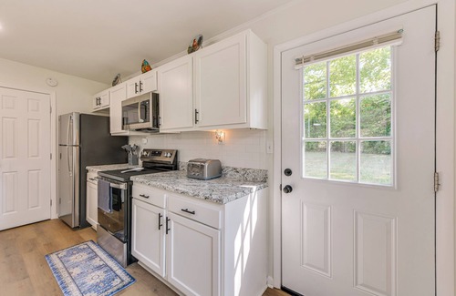 Pine Mountain House | Walk to Dtwn Pine Mountain! 'Evergreen Cottage'