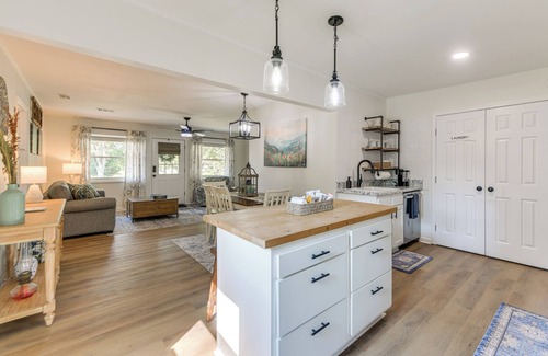Pine Mountain House | Walk to Dtwn Pine Mountain! 'Evergreen Cottage'