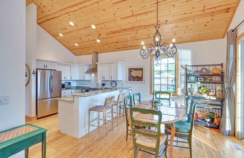 Syracuse House | Walk to Dtwn Syracuse: Private Lake-View Home