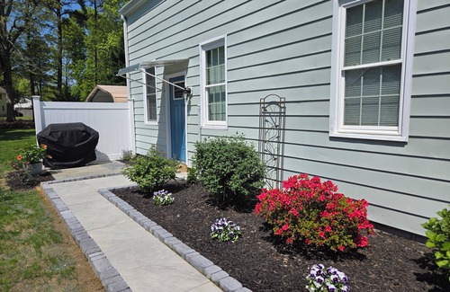 Rock Hall Apartment | Walk to everything Rock Hall from this 1st floor apartment. Sleeps 4!