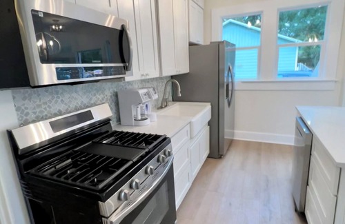 Old Town House | Walk to FSU NEW Renovated Downtown Stunner Min from FSU and Capital