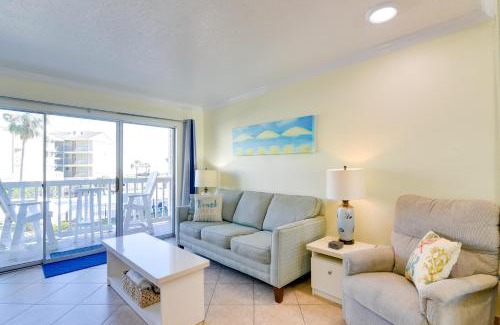 Galveston Apartment | Walk to Galveston Beach Resort Condo with Perks!