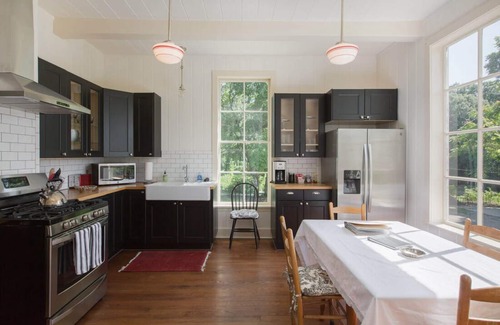 Westwood Place House | Walk to Haywood Rd/River Arts - Elegantly Restored 1870 Home, Bennett Suite