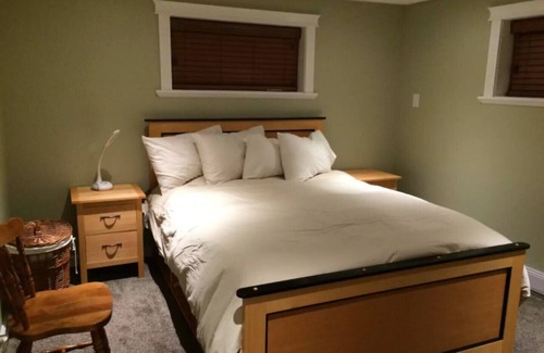 Prince George House | Walk to Hospital, business and restaurant district - Downstairs Suite -