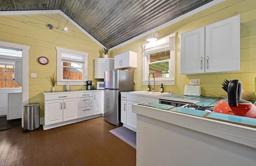 South River City House | Walk to it all! ~ Historic Bungalow with Fenced Yard ~ Fast Wifi