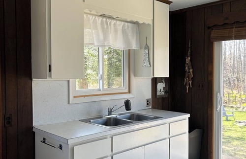 Port Hope Cabin | Walk to Lake Huron, short drive to Port Austin, Harbor Beach, and Caseville