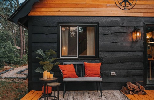 Chocorua Ski and Beach Cabin | Walk to lake~ kayak~campfire~picklelball. Plus ideal base for Wht Mtn Adventure!