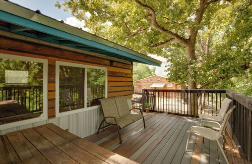 Lake Lafayette Apartment | Walk to Lake Lafayette: Wooded Cabin w/Deck!