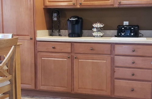 Virginia Trace House | Walk to Lake Sumter Landing! Golf cart included!