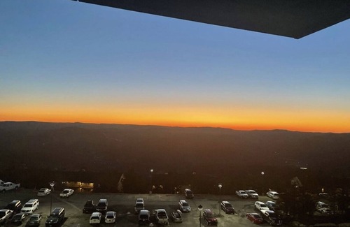 Snowshoe Condo | Walk to lifts-1bdrm w/hot tub & amazing sunsets from top floor of Rimfire Lodge