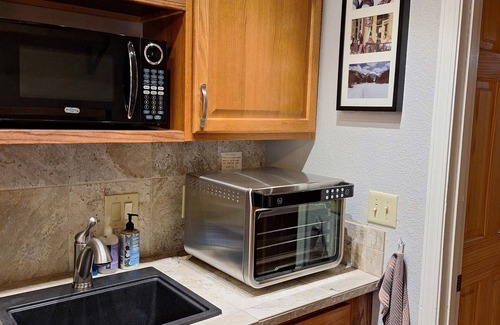 Telluride Condo | WALK TO LIFTS/RESTAURANTS/SHOPS/LISTEN TO THE STREAM/WATCH SKIERS FROM YOUR KIT.