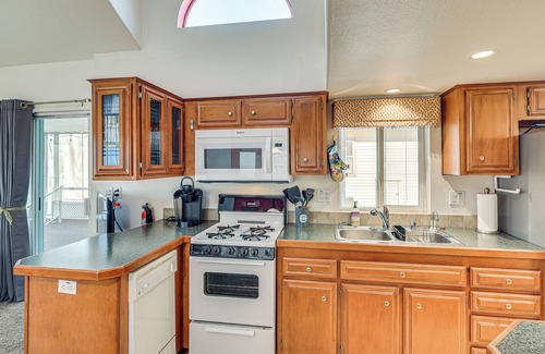 Lake Havasu City Cabin | Walk to London Bridge Beach: Lake Havasu Cabin!