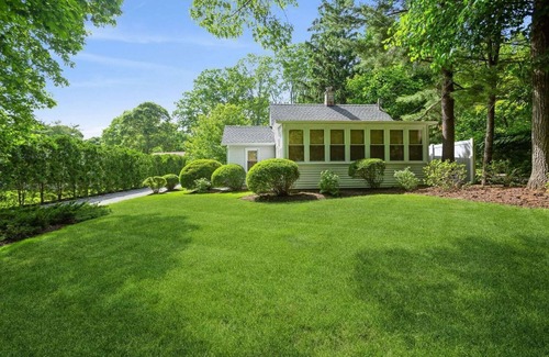 Mattituck Cottage | Walk to Love Lane! Immaculately renovated private cottage.