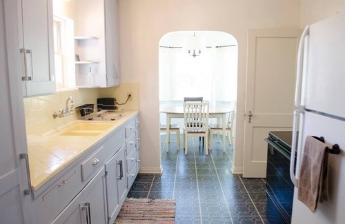 Lone Pine House | Walk to Main St! 20 min drive to Whitney Portal. High speed internet