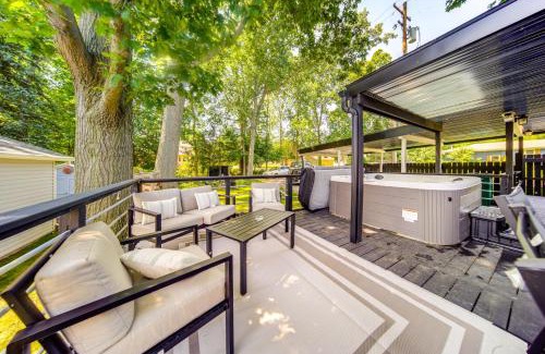 Mentor House | Walk to Marina Home with Hot Tub in Mentor!